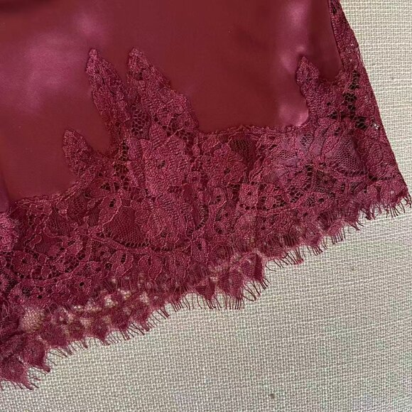 BEST Reformation Fern Satin Short Small Romance Wine Satin Lace Classic - Picture 6 of 7